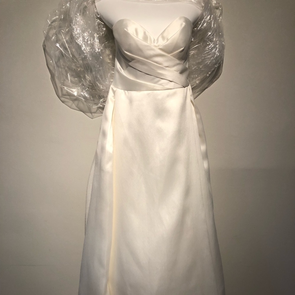 Essence of Australia wedding dress size 10 strapless, aline, pockets